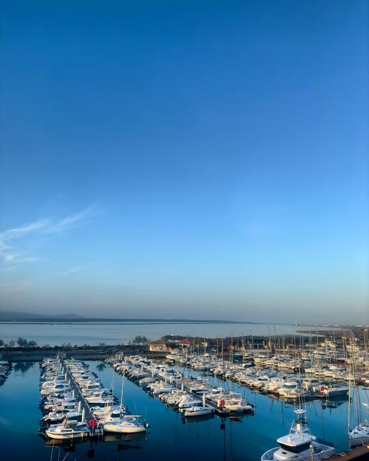 La Sirene - Loft Moderne Et Lumineux Avec Vue Panoramique Sur Mer Mediterranee Et Port De Plaisance Фронтиньян Экстерьер фото